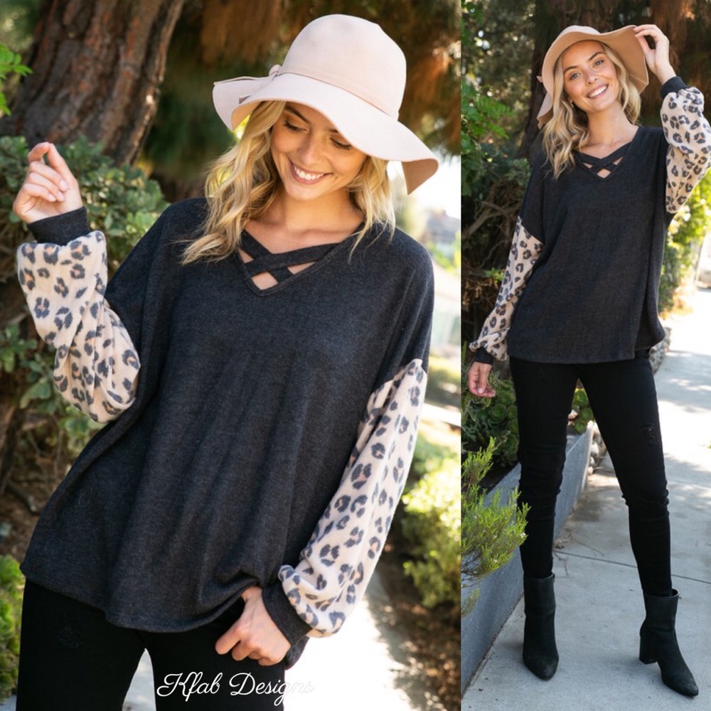 ❤️LAST 1! Soft Lace Up V Neck Animal Print Top! - Picture 7 of 14